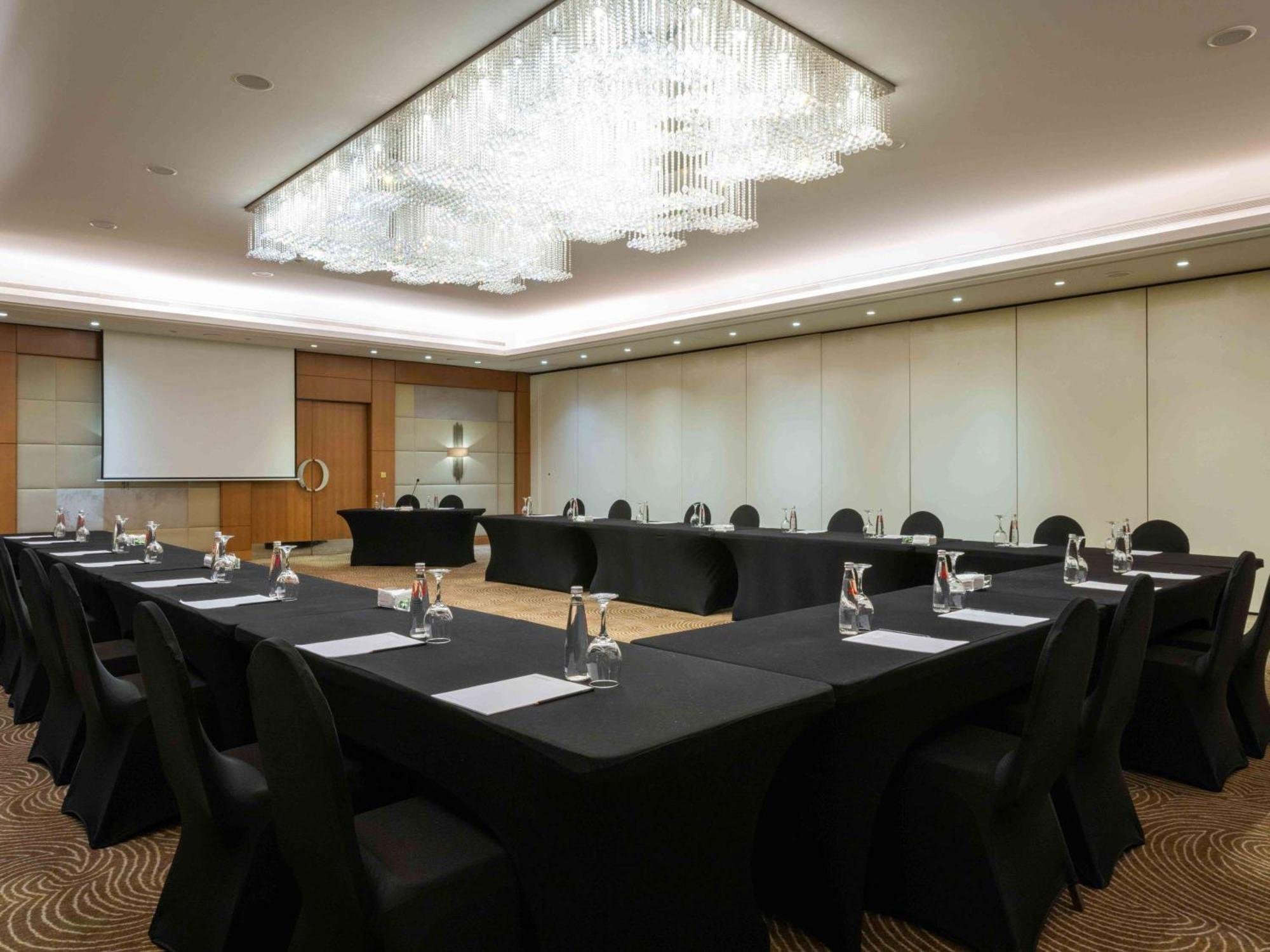 Moevenpick Hotel Beirut Ngoại thất bức ảnh