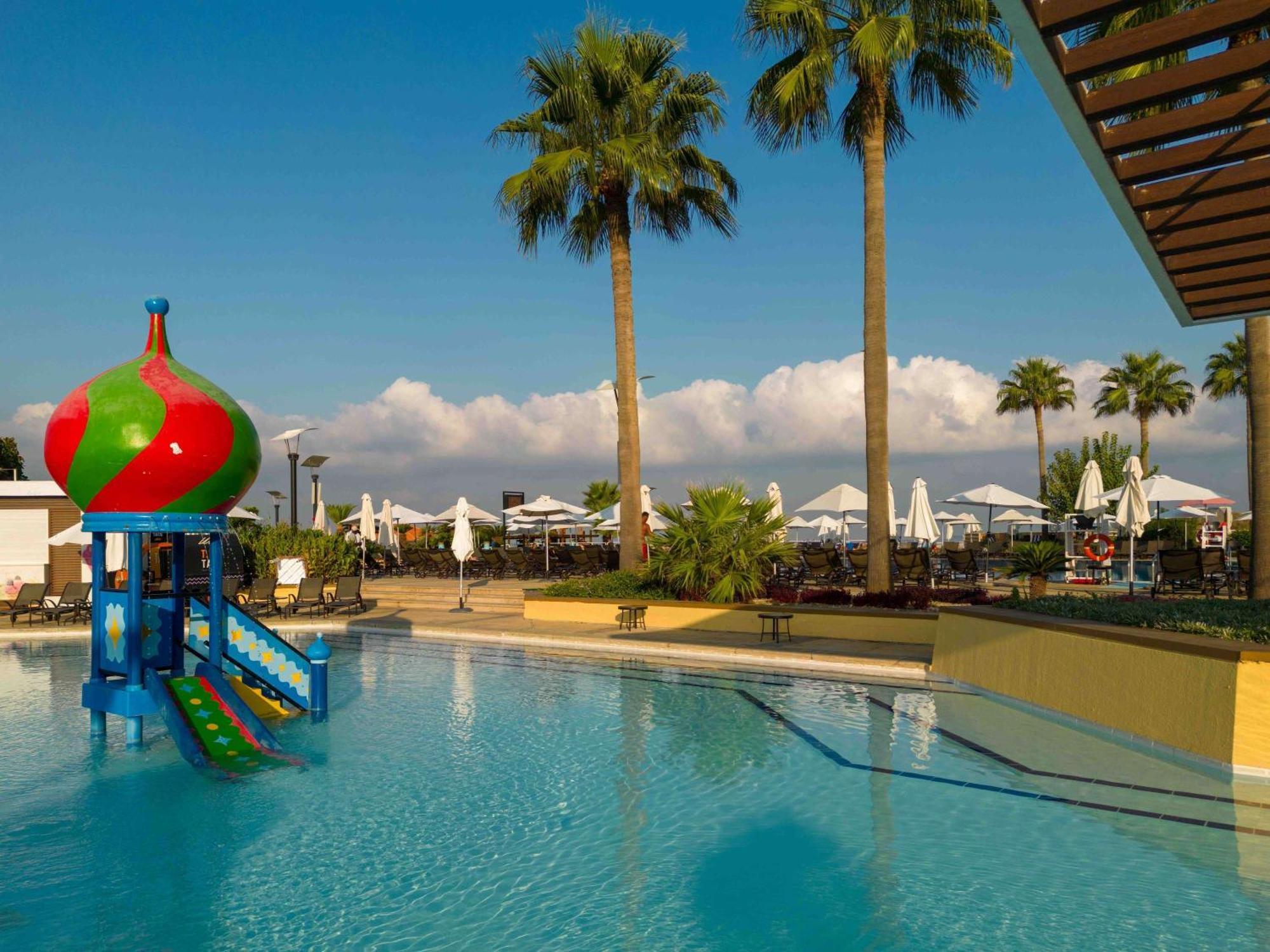 Moevenpick Hotel Beirut Ngoại thất bức ảnh
