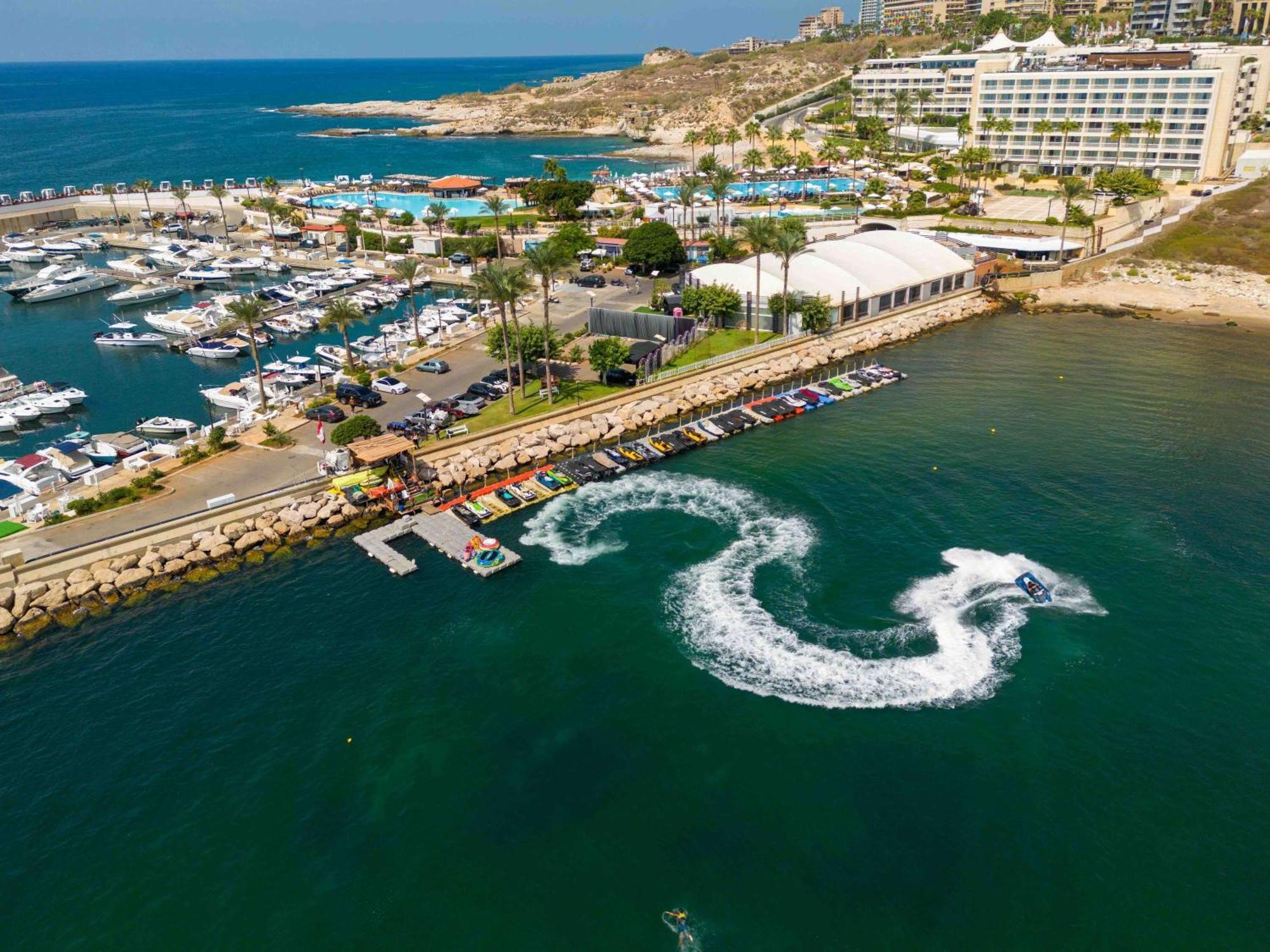 Moevenpick Hotel Beirut Ngoại thất bức ảnh